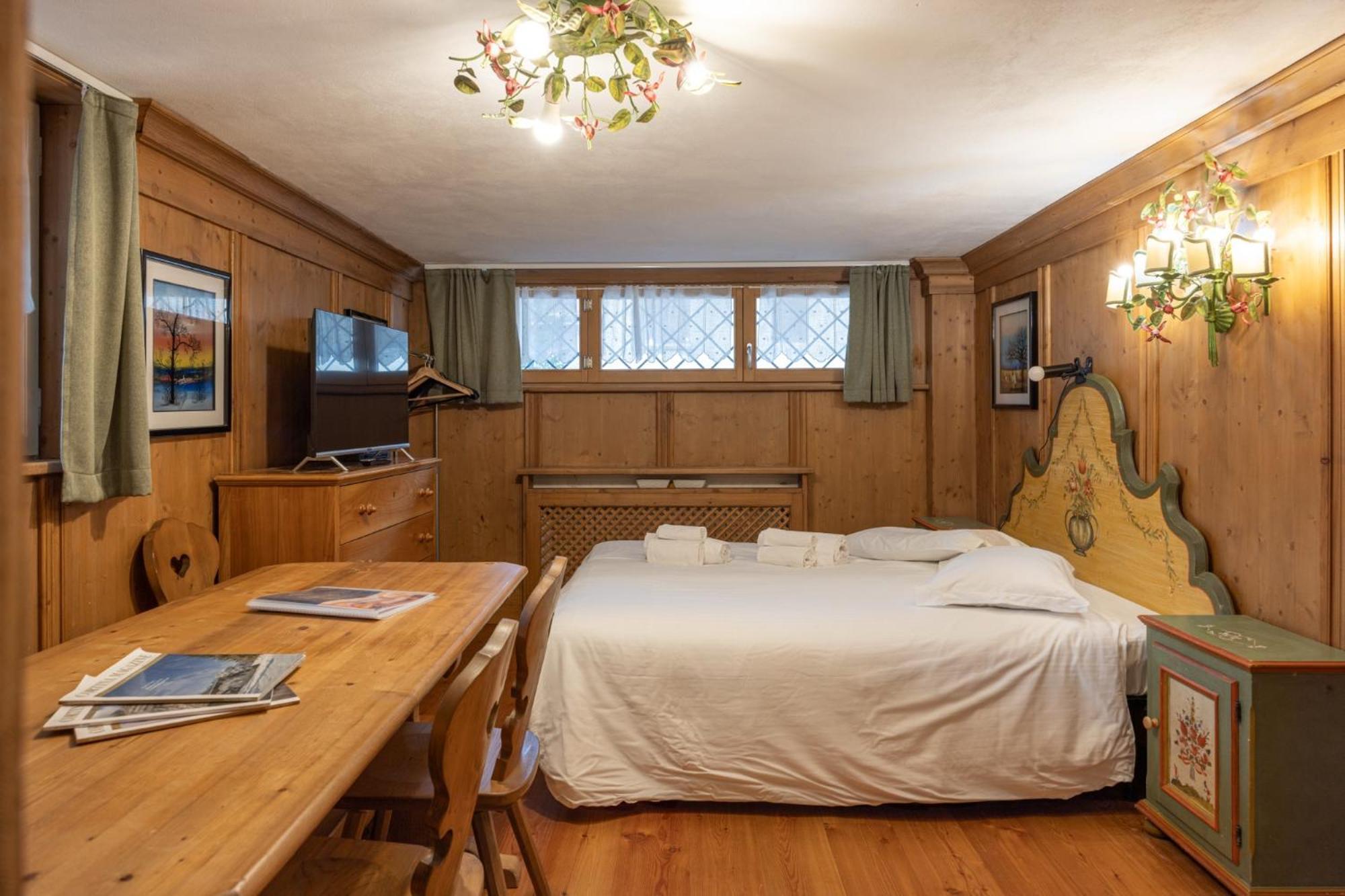 Faloria Studio Apartment コルティーナ・ダンペッツォ エクステリア 写真